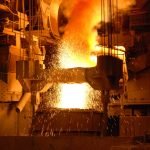Un four sidérurgique confronté à de nouveaux défis car il produit du métal en fusion à l’aide d’hydrogène.