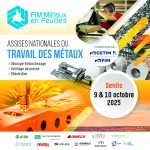 Affiche de la FIM Métaux en Feuilles sur les Journées Nationales de la Métallurgie à Senlis, les 9 et 10 octobre 2025. Elle met en scène des tôles, des ouvriers industriels et l'industrie automobile. Les logos des sponsors apparaissent au bas de l'affiche.