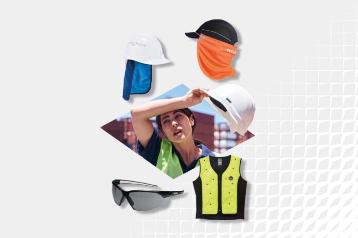 Un collage représentant une femme vêtue d'un gilet de sécurité et d'un casque de chantier, entourée d'équipements de sécurité, notamment un casque de chantier, des lunettes de protection, un gilet haute visibilité, une casquette blanche et un cache-cou orange, le tout sur fond blanc.
